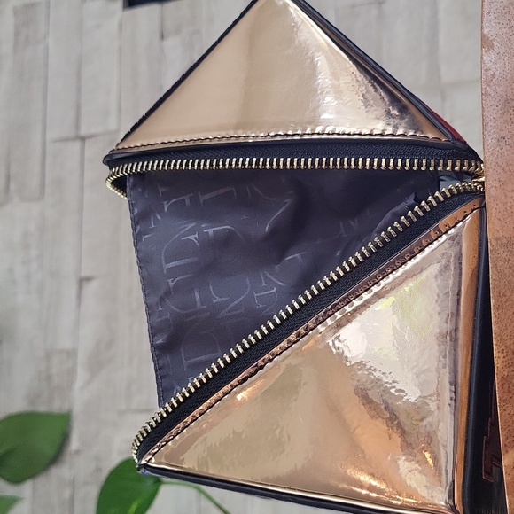 Danielle Nicole x Super Mario Cube Wristlet - Picture 11 of 11